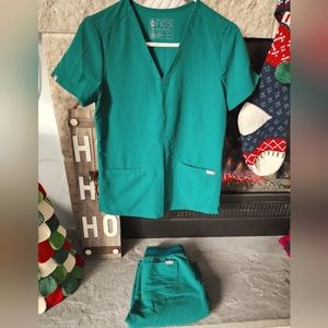 Pair of Hunter Green Figs